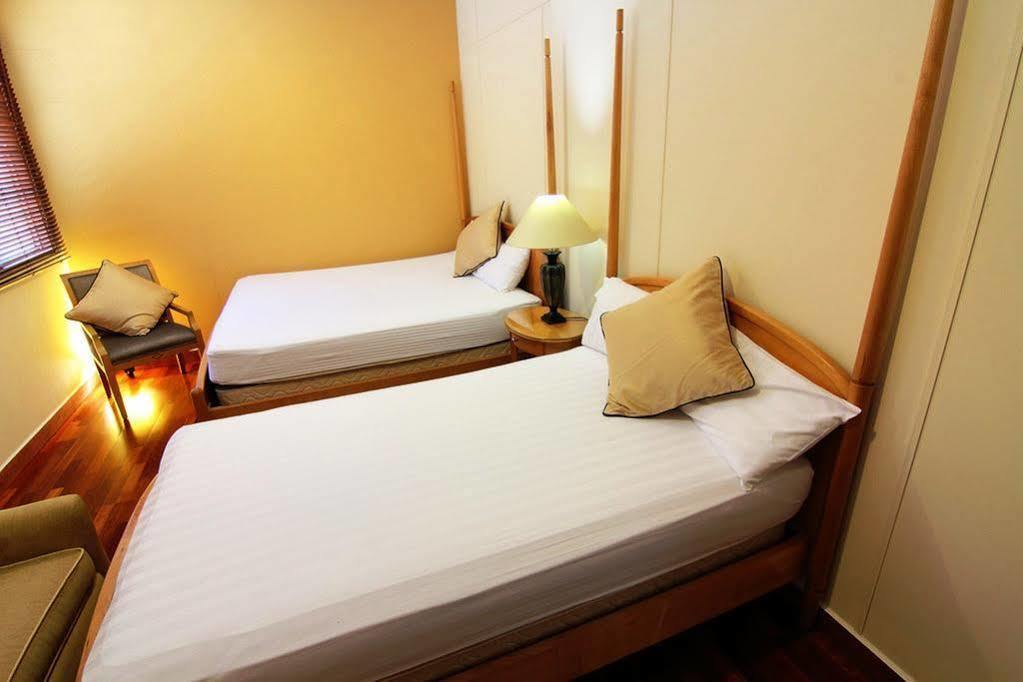 Red Inn Heritage Guest House ジョージタウン エクステリア 写真