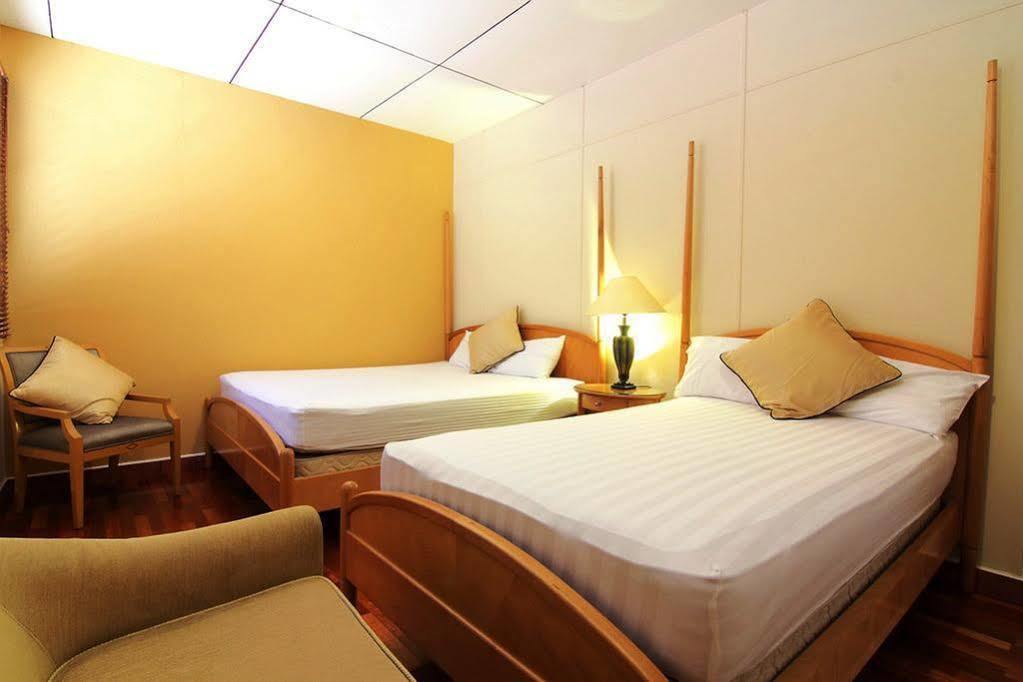 Red Inn Heritage Guest House ジョージタウン エクステリア 写真