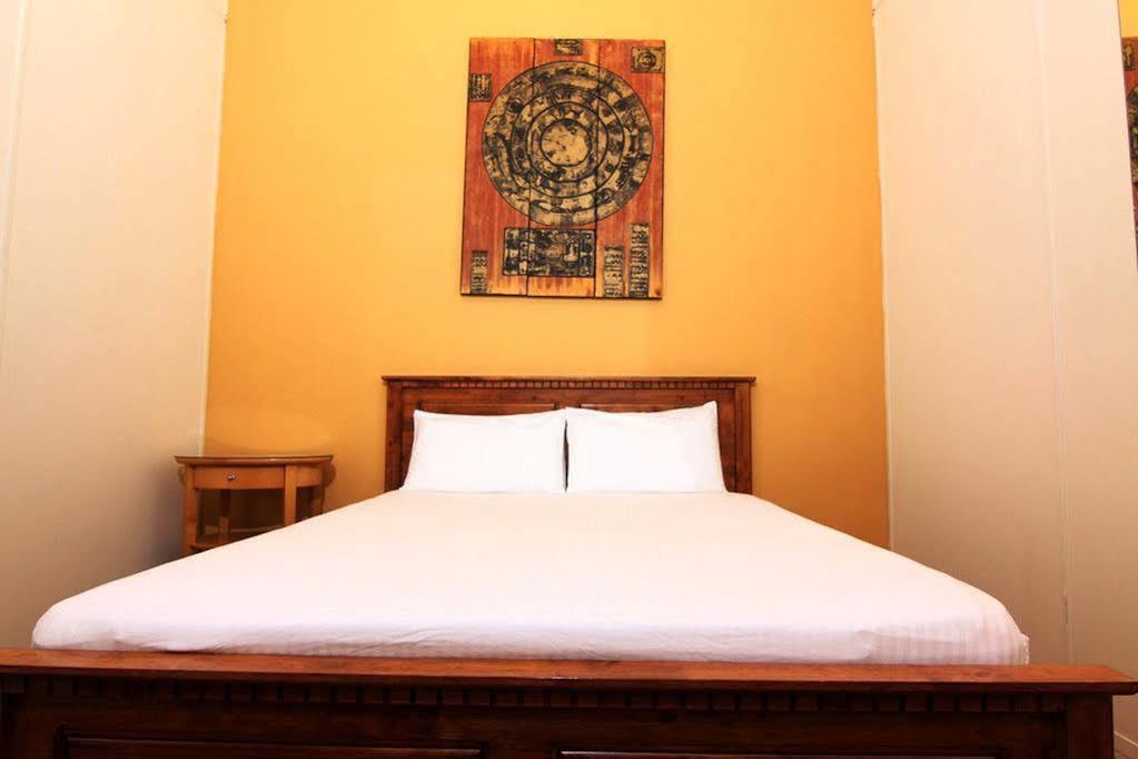 Red Inn Heritage Guest House ジョージタウン エクステリア 写真